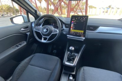 Interior bien acabado y conectado