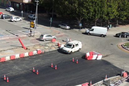 El nuevo acceso desde la rotonda de la Repsol, Lidl y La Voz.