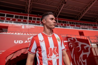 Arribas llegaba para triunfar en un Almería de Primera División.