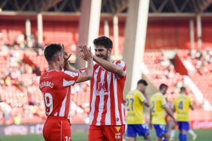 Arribas celebrando goles en Primera con la rojiblanca.