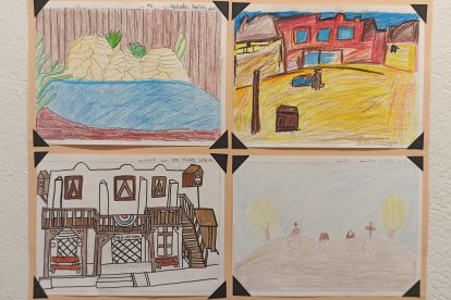 Algunas obras de los alumnos expuestas en Oasys Minihollywood.