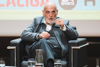 Javier Tebas ya prepara el recibimiento del Racing en la Primera.