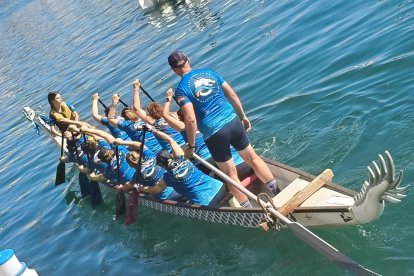 Dragon Boat Adra participa en la II regata de la liga valenciana.