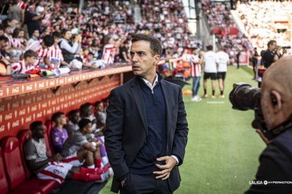 Borja hizo funcionar al Sporting en casa pero bajó prestaciones fuera.