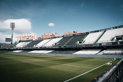 Castalia tiene menos aforo que el Mediterráneo pero el doble de presión.