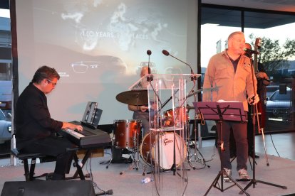 No faltó la música en directo para amenizar esta importante presentación