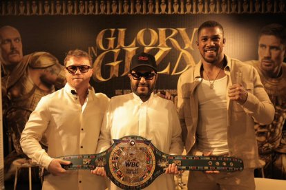 Turki Al-Sheikh es el rey del boxeo a nivel mundial.