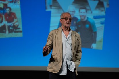 Ponencia ‘Enamórate de la vida’, a cargo de Julio Alberto Moreno, exfutbolista y presidente de la Fundación Relife