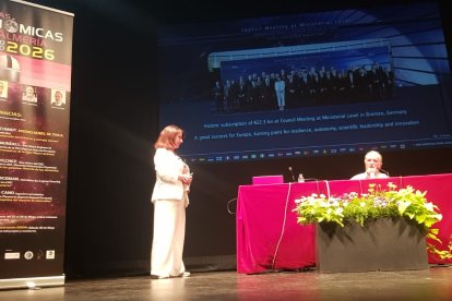 Carole Mundell, directora de Ciencia de la Agencia Espacial Europea, durante su charla en las XIV Jornadas Astronómicas.