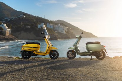 Cada detalle de V Special, como las luces delanteras y traseras con el logo de la marca, es prueba de que es diseño puro Lambretta.