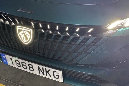 Nuevo frontal con faros Full Led de serie y parrilla que ahora se ilumina