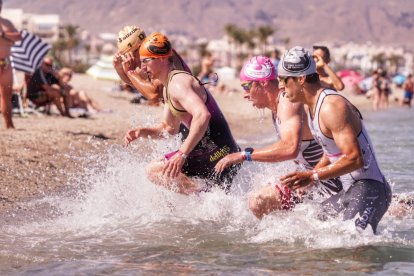 Triatlón por clubes Roquetas de Mar.