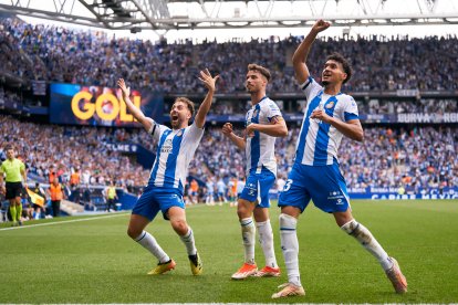Doblete de Javi Puado para remontar al Real Oviedo y ascenso para el Espanyol en 2024.