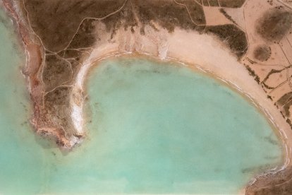 La Playa de Genoveses, recién instalada en la sede de Cajamar.