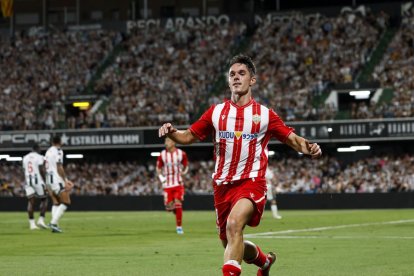 Sergio Arribas no perdonó en la que tuvo y daba el empate.