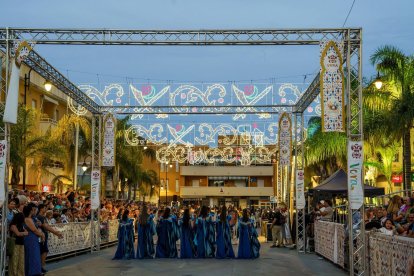 Así fue el espectacular Gran Desfile de Moros y Cristianos en Vera.