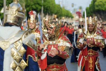 Así fue el espectacular Gran Desfile de Moros y Cristianos en Vera.