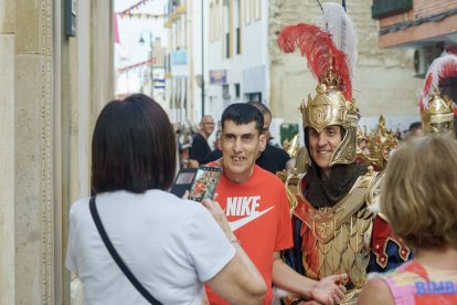 Así fue el espectacular Gran Desfile de Moros y Cristianos en Vera.