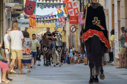 Así fue el espectacular Gran Desfile de Moros y Cristianos en Vera.
