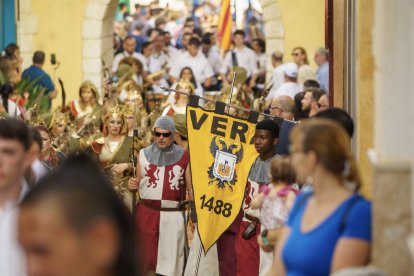 Así fue el espectacular Gran Desfile de Moros y Cristianos en Vera.