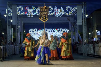 Así fue el espectacular Gran Desfile de Moros y Cristianos en Vera.
