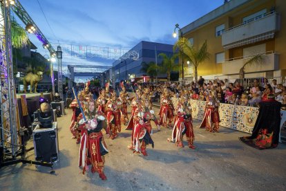 Así fue el espectacular Gran Desfile de Moros y Cristianos en Vera.