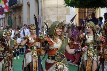 Así fue el espectacular Gran Desfile de Moros y Cristianos en Vera.