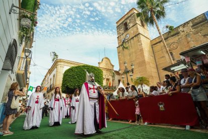 Así fue el espectacular Gran Desfile de Moros y Cristianos en Vera.