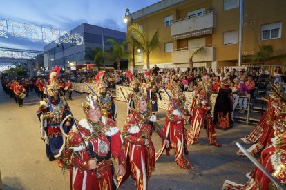 Así fue el espectacular Gran Desfile de Moros y Cristianos en Vera.