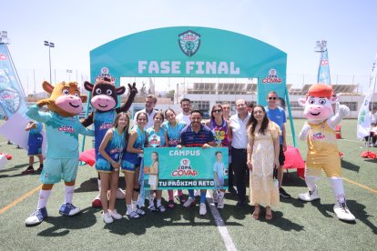 El Toyo Basket femenino salieron campeonas.