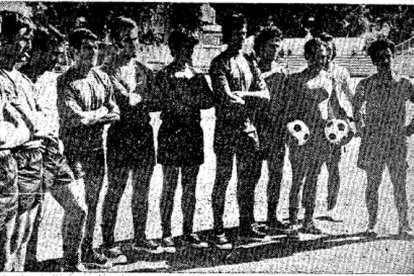 La presentación del equipo en el viejo Estadio de La Falange en 1974.