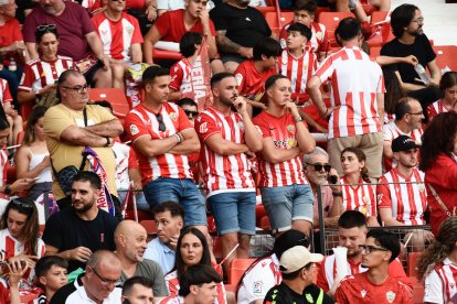 Los aficionados esperan noticias, sobre todo de los abonos y de cómo se hará la Fase 2 del Mediterráneo.