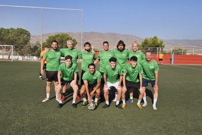 El equipo Familia y Amigos de Félix Crespo estuvo presente en el Memorial.