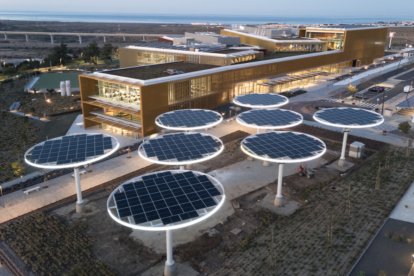 Seguidores solares en la sede del banco Cajamar, PITA
