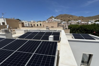 Autoconsumo de 6,6 kW en vivienda unifamiliar. Solución con microinversores.