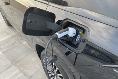 Ofrece una autonomía 100% eléctrica de las mejores en su categoría