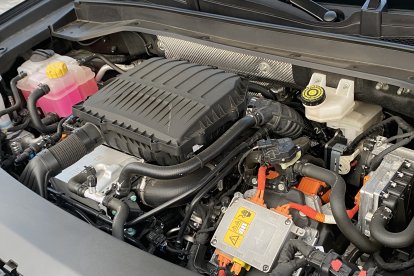 Motor con tecnología híbrida enchufable con 428 cv y tracción total
