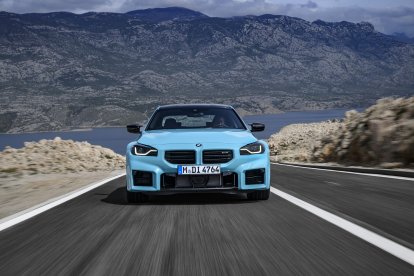 Está equipado con un motor de seis cilindros en línea con tecnología BMW M TwinPower Turbo