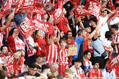Rojiblancos de todas las edades se abonan a una experiencia irrepetible.