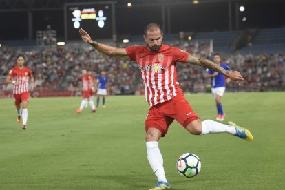Un lateral con mucha profundidad que lo dio todo durante su etapa en Almería.