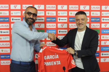 El Assy debe lanzar al nuevo Almería siguiendo una tradición.