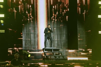El cantante cautivó al público en la noche de apertura de su gira
