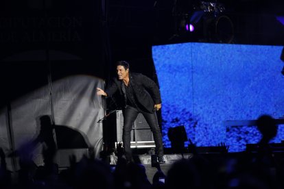 Chayanne en plena actuación durante el inicio de su tour en Almería
