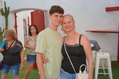 Ana,Javier