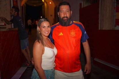 Pedro y Mari Ángeles disfrutaron del concierto del cantante.