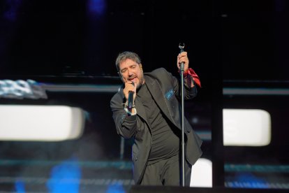Antonio Orozco emocionó al público almeriense con un concierto repleto de algunos de los grandes éxitos de su carrera.