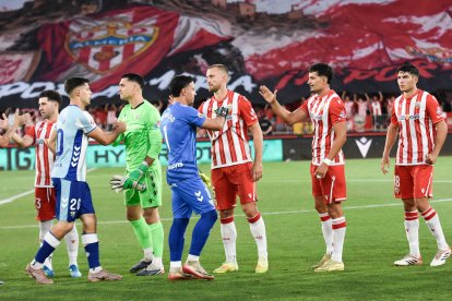 Bonini y Rodrigo Ely acabaron la temporada formando pareja de centrales.