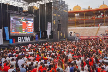 Almería persigue el sueño de 2010 entre cánticos, banderas y una fiesta que ya mira a la final.