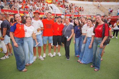 Almería persigue el sueño de 2010 entre cánticos, banderas y una fiesta que ya mira a la final.