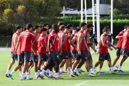 Día I del Almería de Pimienta con 30 futbolistas en el campo Anexo.